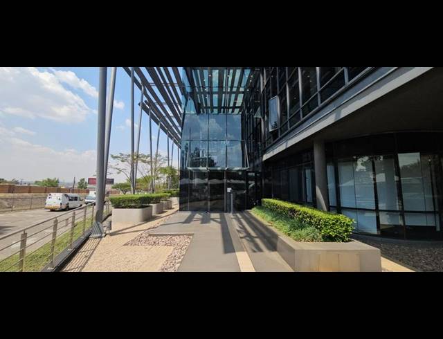 BUSINESS PROPERTY TO RENT IN WATERFALL COUNTRY ESTATE